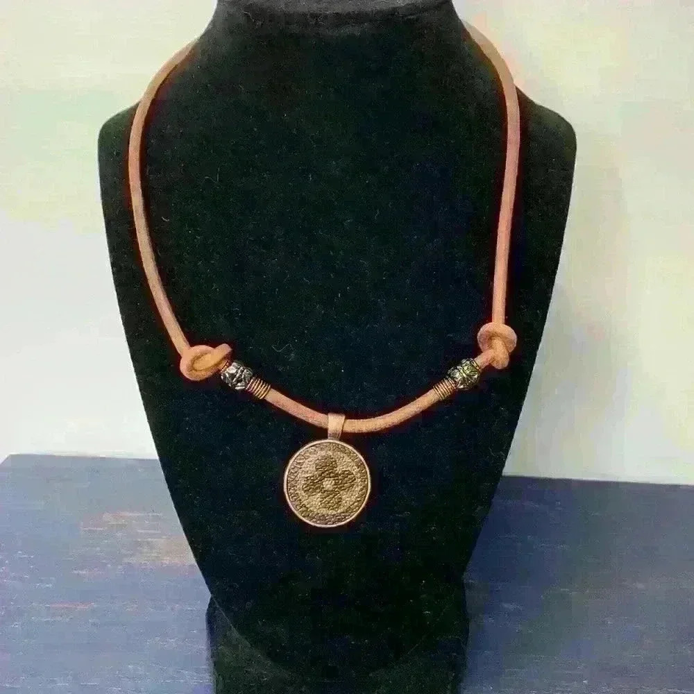 100%Leather Necklaces❤️
